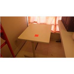 WOOD TOP TABLE STATIONARY LEGS