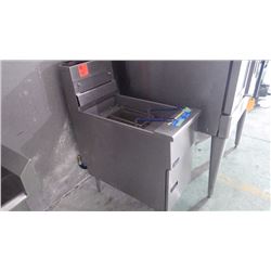 LIKE NEW PITCO GAS TWIN BASKET DEEP FRYER