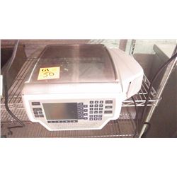 HOBART WEIGH SCALE DIGITAL W/COMPUTER INTERFACE AND BUILT IN LABEL MAKER MODEL 29277-BJQUANTUM