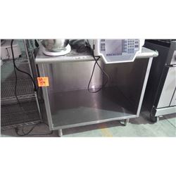 STAINLESS STEEL TABLE WITH LOWER SHELF
