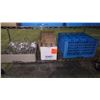 Image 1 : CASE VARIOUS GLASSWARE AND COFFEE MUGS 2 TRAYS