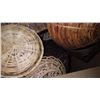 Image 3 : BOX OF WICKER TRAYS AND BASKETS