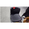 Image 2 : 8 PLASTIC STACKING CHAIRS