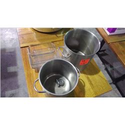 2 STAINLESS STEEL SOUP POTS AND PYREX LOAF PANS