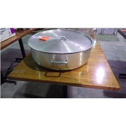 LARGE ROUND 20" DIAMETRE COOKING POT WITH LID
