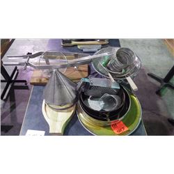 ASSORTED BAKING UTENSILS