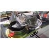 Image 3 : ASSORTED BAKING UTENSILS