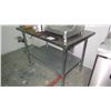 Image 2 : 48" STAINLESS STEEL 2 SHELF TABLE