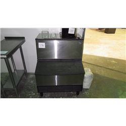 HOSHIZAKI ICE CUBE MAKER W/40LB BIN