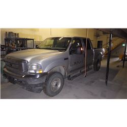 1FTSW31PX4ED61586 2004 F350 XLT 4 X 4 WITH 6.0L DIESEL POWER WINDOWS, POWER LOCKS, POWER MIRRORS, AI