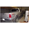 Image 4 : 1FTSW31PX4ED61586 2004 F350 XLT 4 X 4 WITH 6.0L DIESEL POWER WINDOWS, POWER LOCKS, POWER MIRRORS, AI