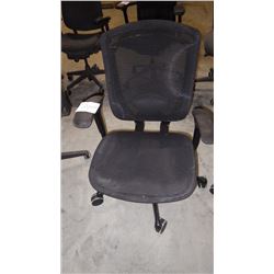 HIGH END MESH OFFICE CHAIR