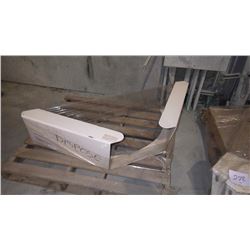 2 PALLETS EQUIPMENT FENDERS