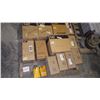 Image 1 : PALLET OF CATERPILLAR AND BALDWIN AIR FILTERS AND VBELTS