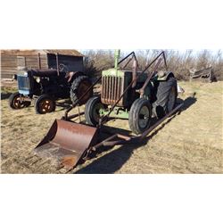 JD MODEL D TRACTOR SERIAL NUMBER: 173861 ELECTRIC START, NOT RUNNING BUT NOT SEIZED, REASONABLE TIN