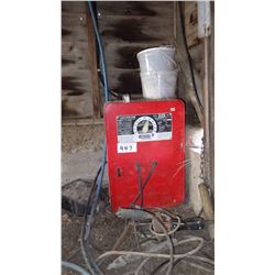 LINCOLN 225 AC WELDER