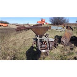 MASSEY HARRIS ANTIQUE GRAIN GRINDER