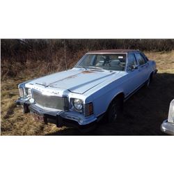 1977 MERCURY MONARCH FOR PARTS  351W ENGINE, SEIZED