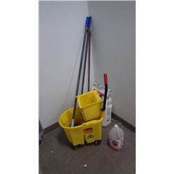 MOP PAIL WITH WHEELS AND MOPS AT CAPANNA PIZZA