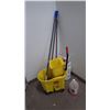 Image 1 : MOP PAIL WITH WHEELS AND MOPS AT CAPANNA PIZZA