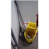 Image 2 : MOP PAIL WITH WHEELS AND MOPS AT CAPANNA PIZZA
