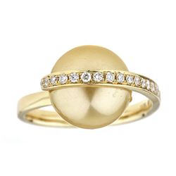 13.30 ctw Pearl and Diamond Ring - 18KT Yellow Gold