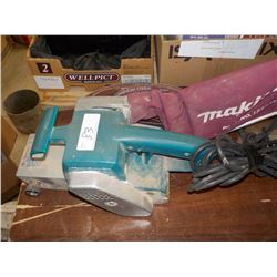 MAKITA BELT SANDER #9924DB & VARUIOS BELTS