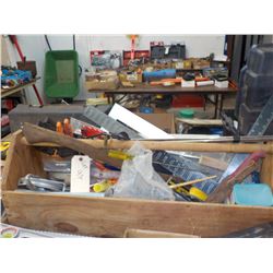 CARPENTERS TOOL BOX & CONTENTS
