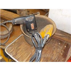 IRON POT WITH 2 DRILLS