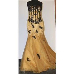 GOLD AND BLACK STRAPLESS DRESS SIZE UNKNOWN