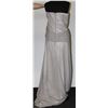 Image 2 : GREY PLUS SIZE STRAPLESS GOWN