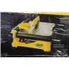 Image 1 : 7" WET TILE SAW WITH EXTENSION TABLE