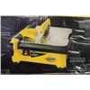 Image 1 : 7" WET TILE SAW WITH EXTENSION TABLE