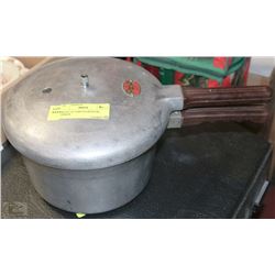 PRESTO ALUMINUM PRESSURE COOKER