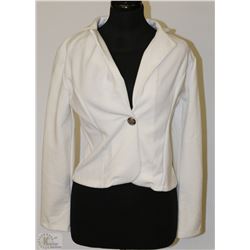 SIZE UNKNOWN WHITE SWEATER