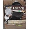 Image 1 : BOX OF ASSORTED HOUSEHOLD DECOR ITEMS INCL FRAMES