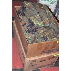 LOT OF 2 BOXES OF MILITARY CLOTHING - GERMAN AND