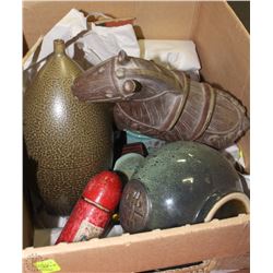ESTATE BOX OF DECORATIVE ITEMS