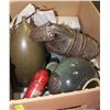 Image 1 : ESTATE BOX OF DECORATIVE ITEMS