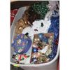 Image 1 : EXTRA LARGE TOTE OF CHRISTMAS DECORATIONS