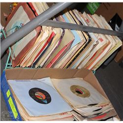 SET OF 100 45 VINYL RECORDS WITH SLEEVES "RECORDS