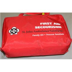 ST. JOHN'S AMBULANCE FIRST AID - FAMILY KIT