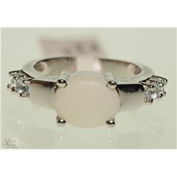 STERLING SILVER OPAL RING SIZE 6.5