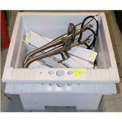 PAIR OF LAUNDRY SINKS WITH TAPS