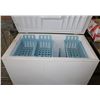 Image 1 : FRIGIDAIRE DEEP FREEZER WITH TRAYS