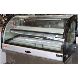 NEW BAKEMAX REFRIDGERATED SHOWCASE