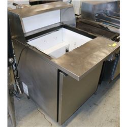 TRUE TSSU27-12M REFRIGERATED PREP TABLE
