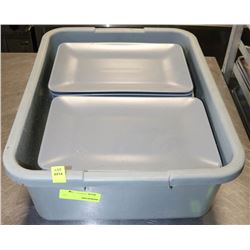 BUS PAN FULL OF GREY RECTANGULAR PLATES