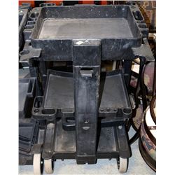 RUBBERMAID JANITORIAL CLEANING CART