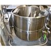 LARGE COMMERCIAL STEAM POWERED SOUP KETTLE
